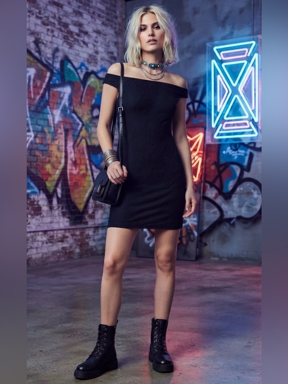 🆕 Urban Outfitters - Black Off-Shoulder Bodycon Lace Dress